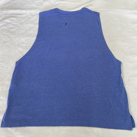 Under Aermour sleeveless shirt - Picture 4 of 4